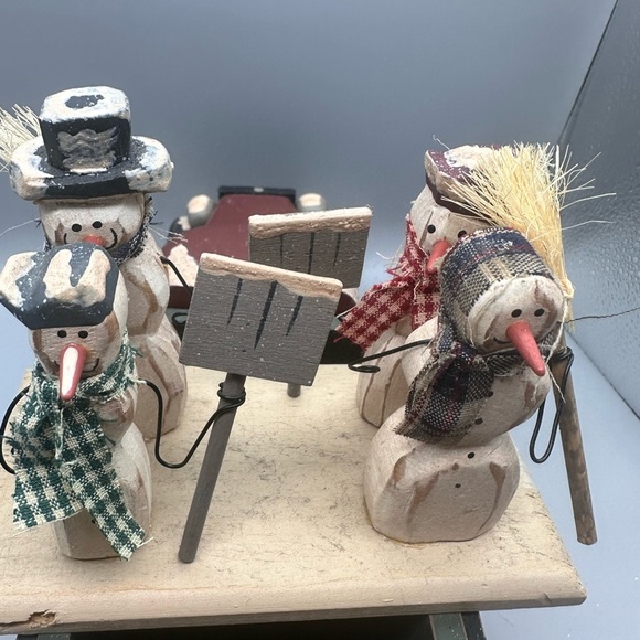 Frosty Snow Removal wooden Handpainted truck with snow people - Picture 6 of 11